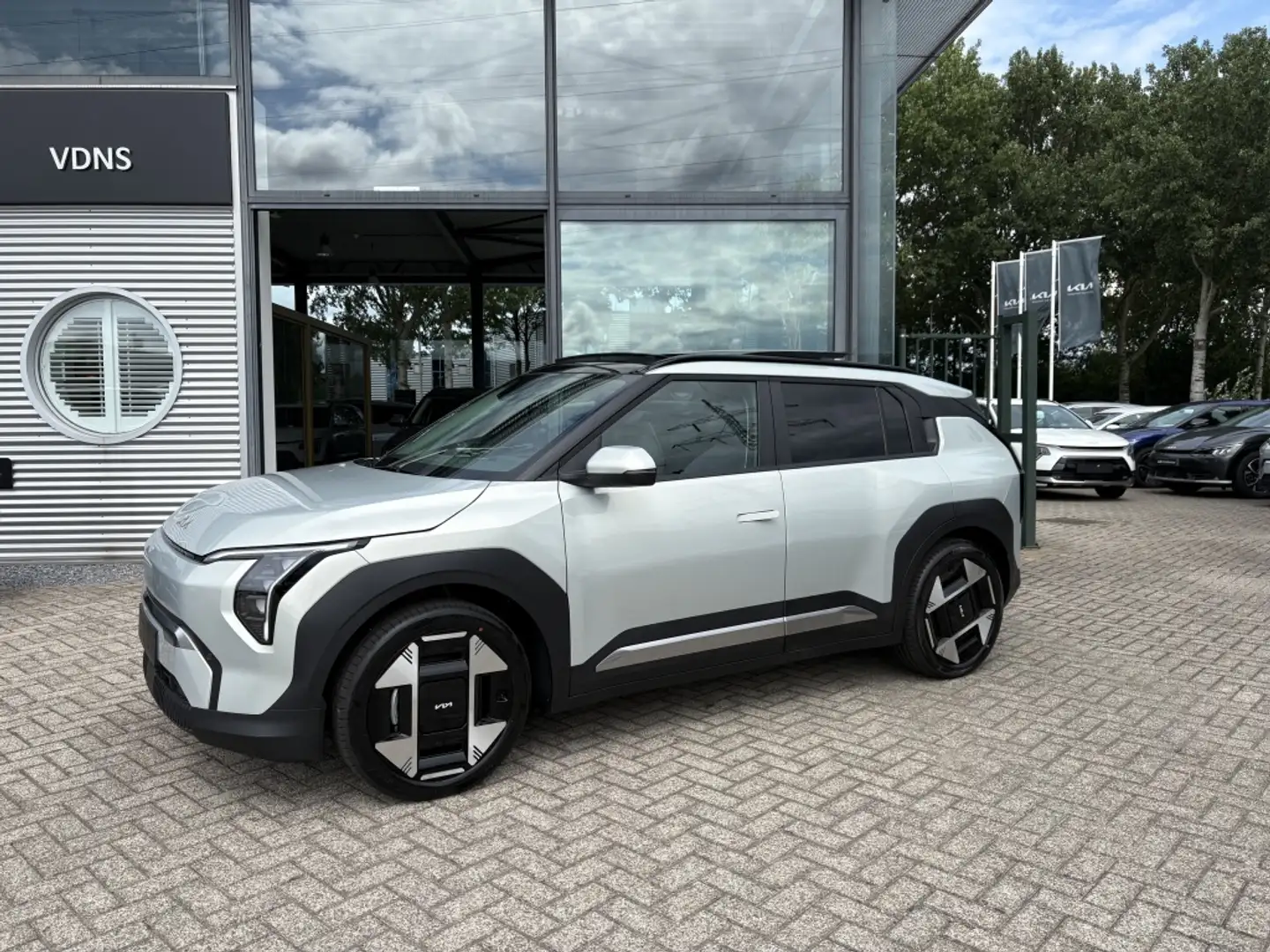 Kia EV3 Plus Advance 81.4 kWh Grijs - 2