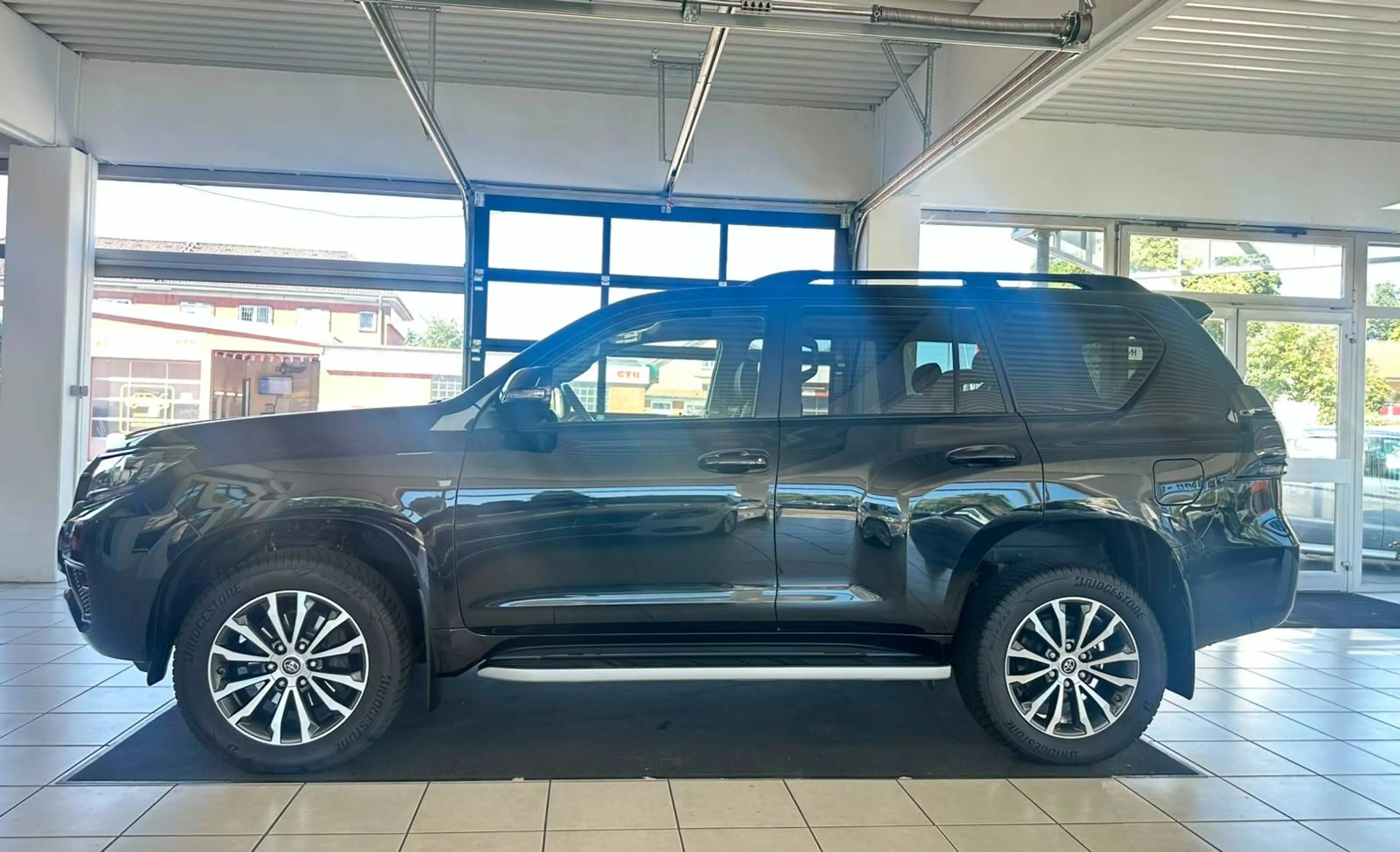 Toyota Land Cruiser TEC-Edition - Vollausstattung — photo 8