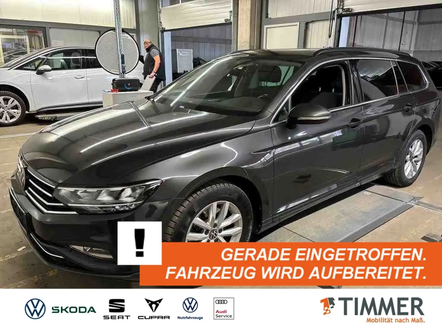 Volkswagen Passat Variant 2.0 TDI DSG BUSINESS +AHK +LED +ACC +NAVI +SHZ +A Grau - 1