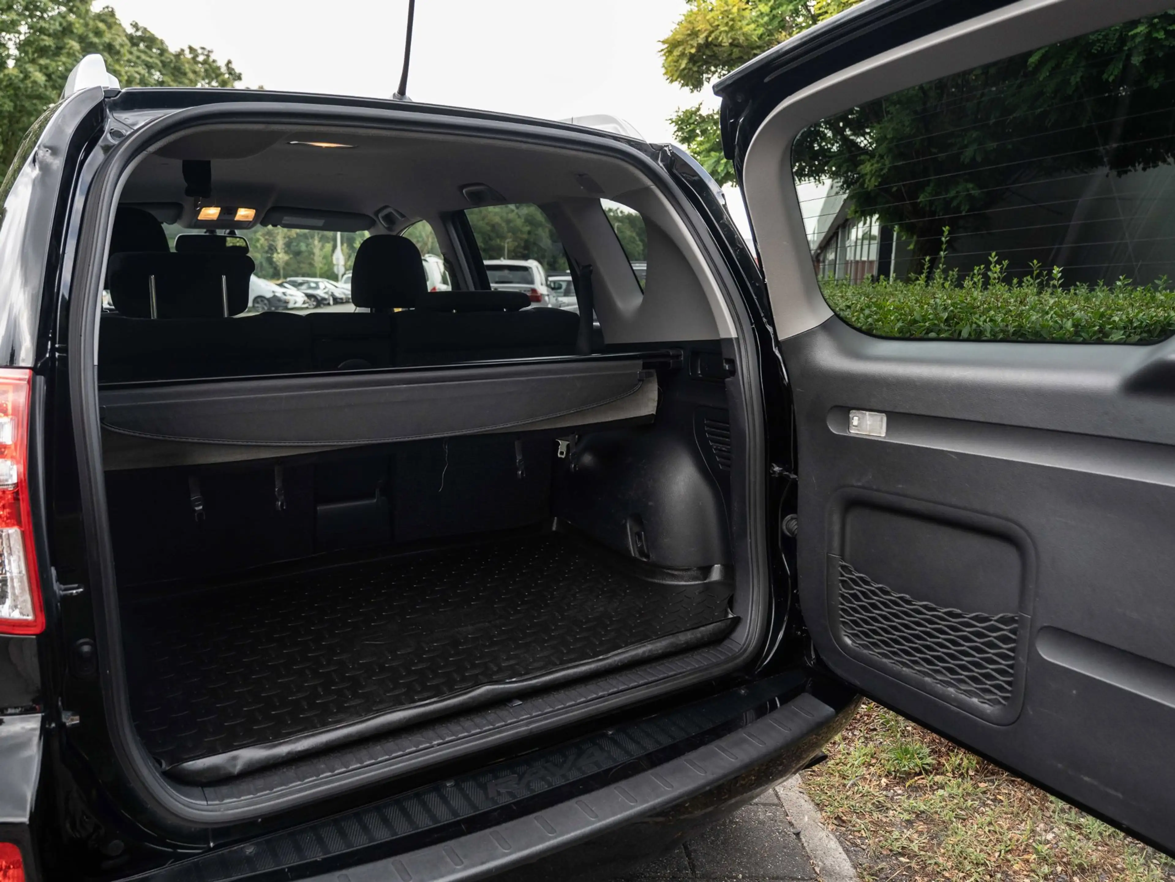Toyota RAV 4 2.0 VVTi Dynamic | AUTOMAAT | TREKHAAK | CRUISE / — photo 9
