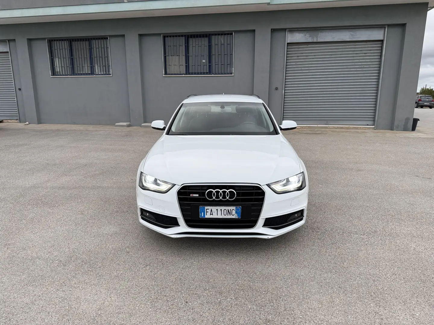 Audi A4 A4 Avant 2.0 tdi ultra Advanced 163cv S-line Bianco - 1