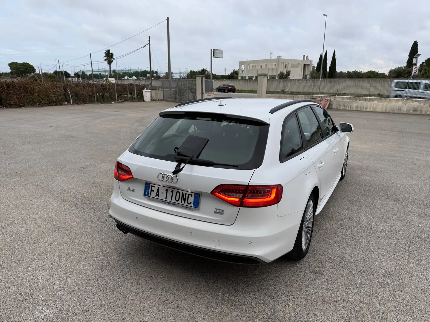 Audi A4 A4 Avant 2.0 tdi ultra Advanced 163cv S-line Bianco - 2