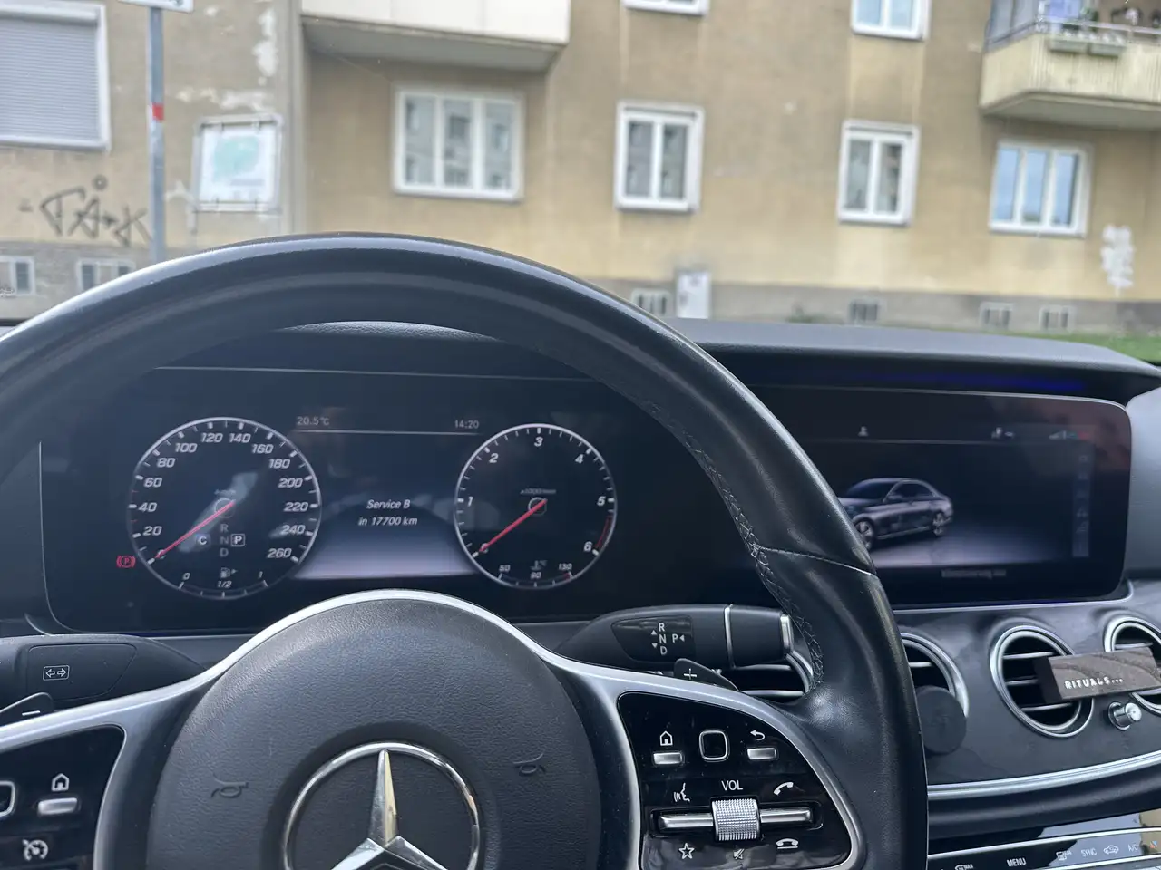 Mercedes-Benz E 220