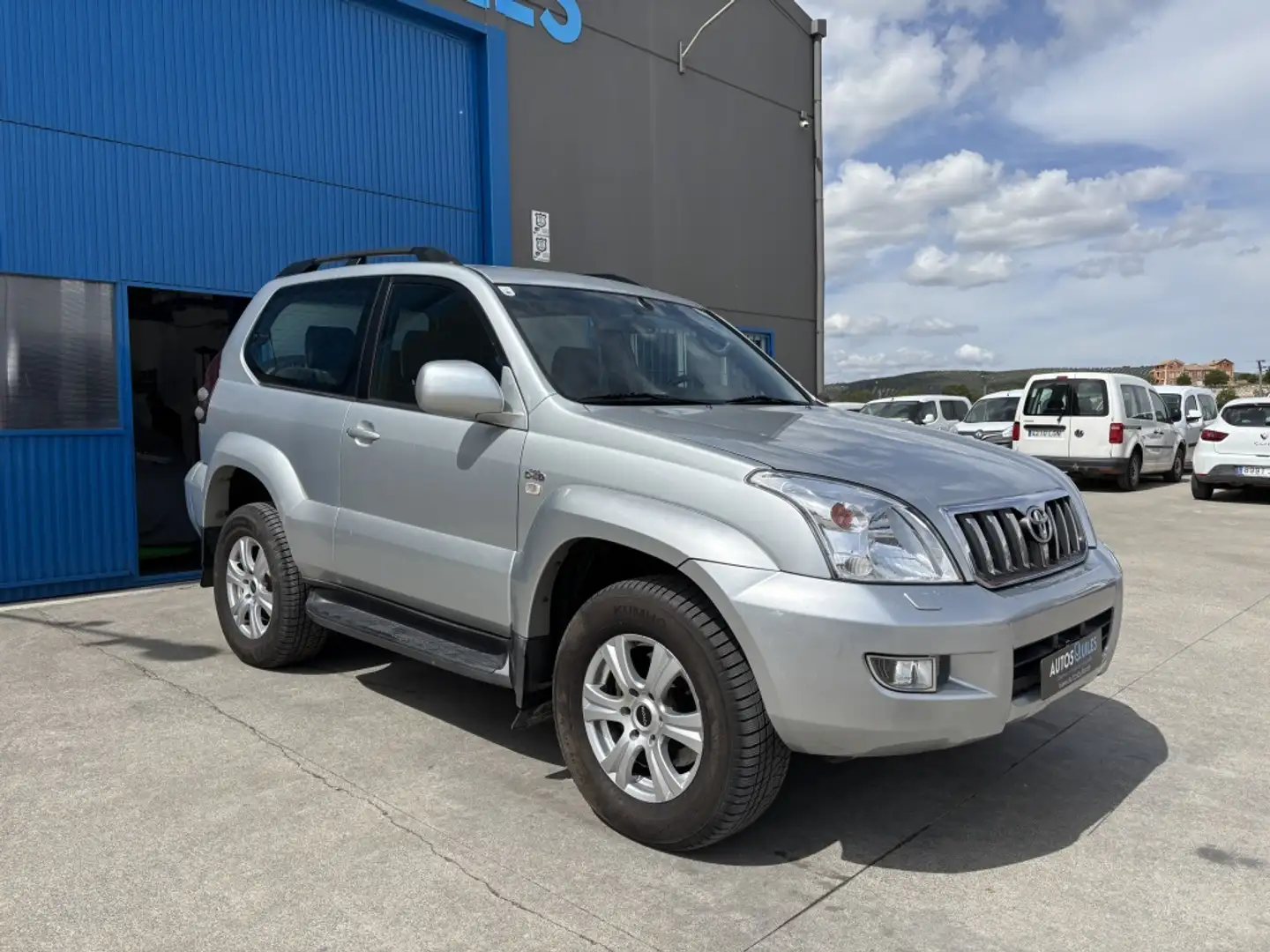 Toyota Land Cruiser Todoterreno Automático de 3 Puertas Plateado - 2