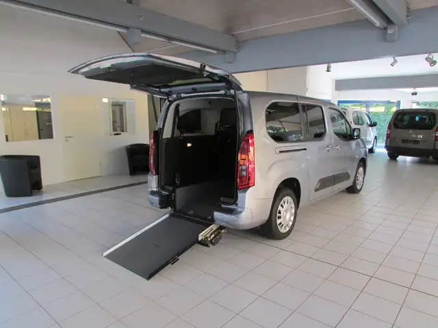 Opel Combo Life L2 Rollstuhlrampe./Behindertgerecht