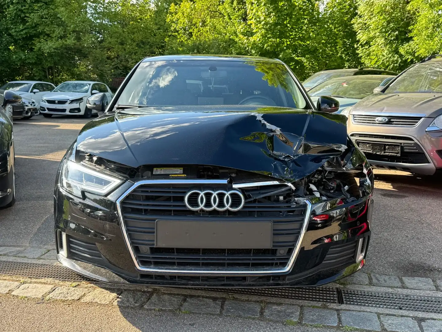 Audi A3 Sportback 30 TFSI Automatik Navi S-tronic LED Black - 1