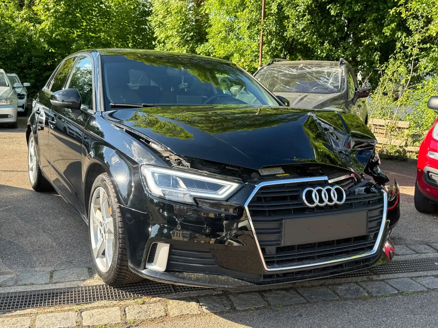 Audi A3 Sportback 30 TFSI Automatik Navi S-tronic LED Black - 2