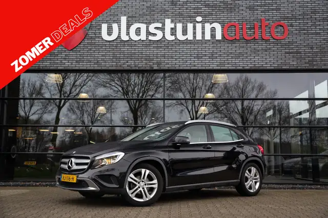 Mercedes-Benz GLA 180 Ambition , Trekhaak, Leer,  Achteruitrijcamera
