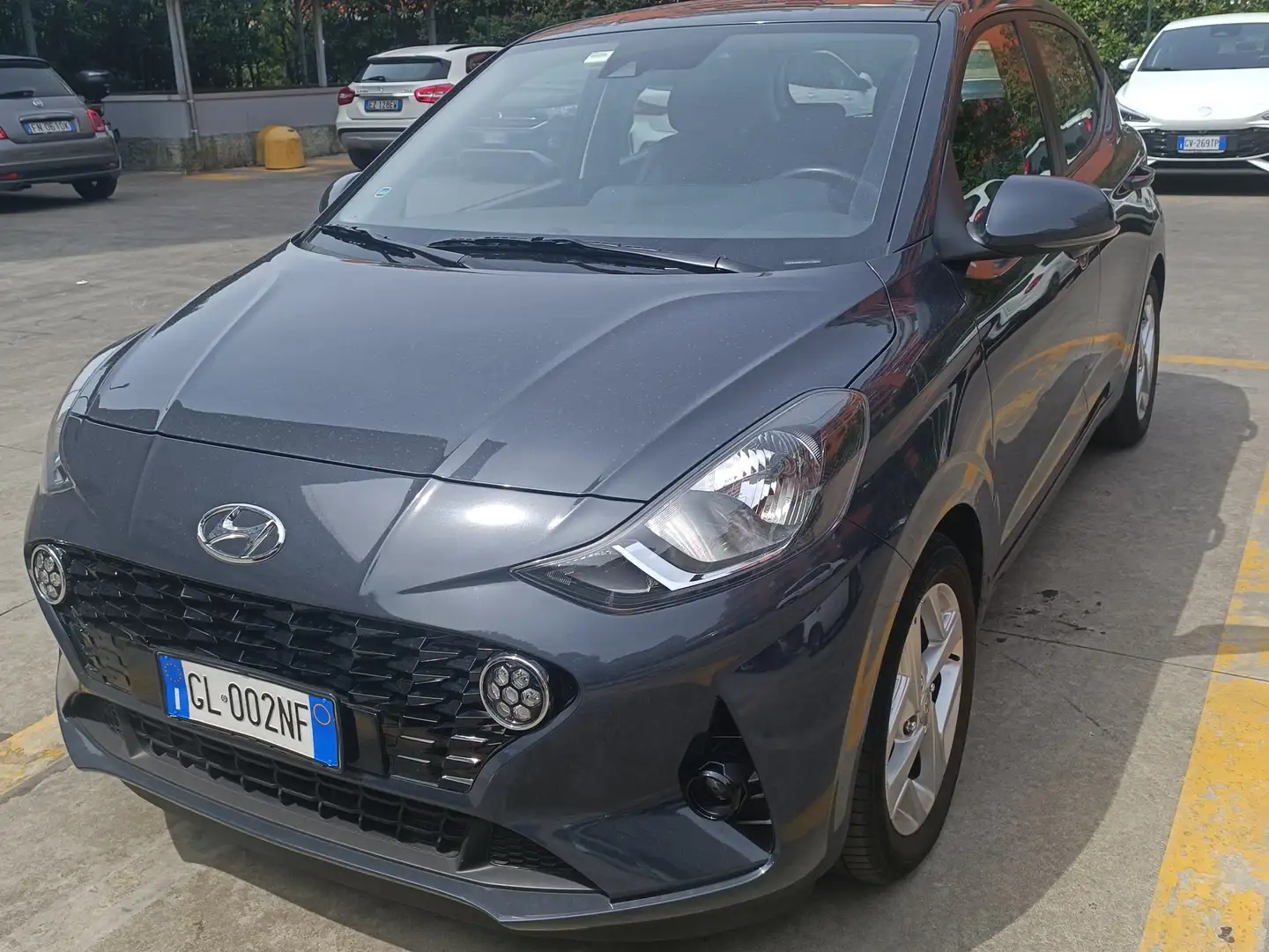 Hyundai i10 22 5P 1.0 AT TECH CONNECT Grigio - 1