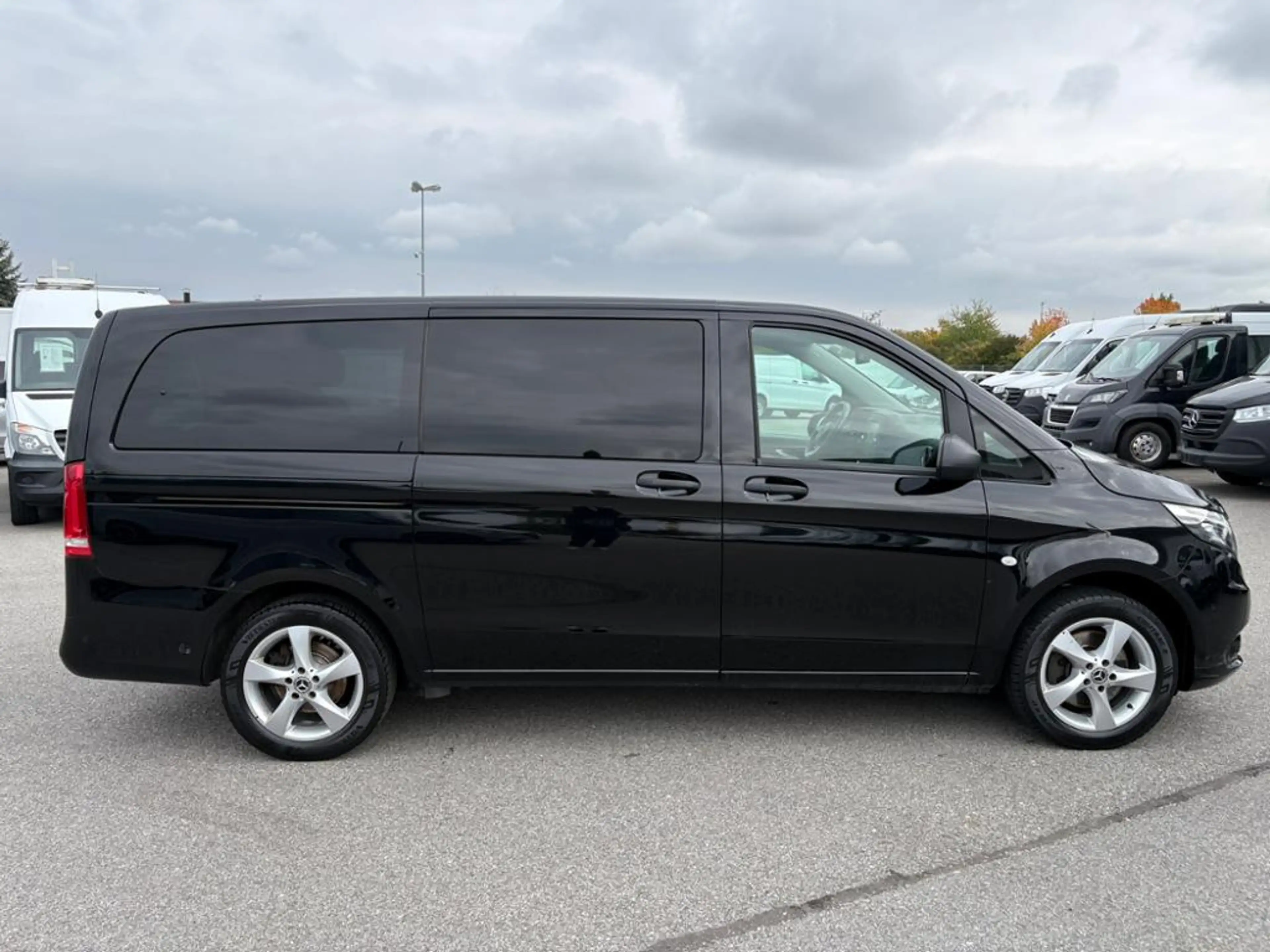 Mercedes-Benz Vito 119 CDI Tourer 4x4 lang 8Sitze 2xKlima+2xTüre — photo 4