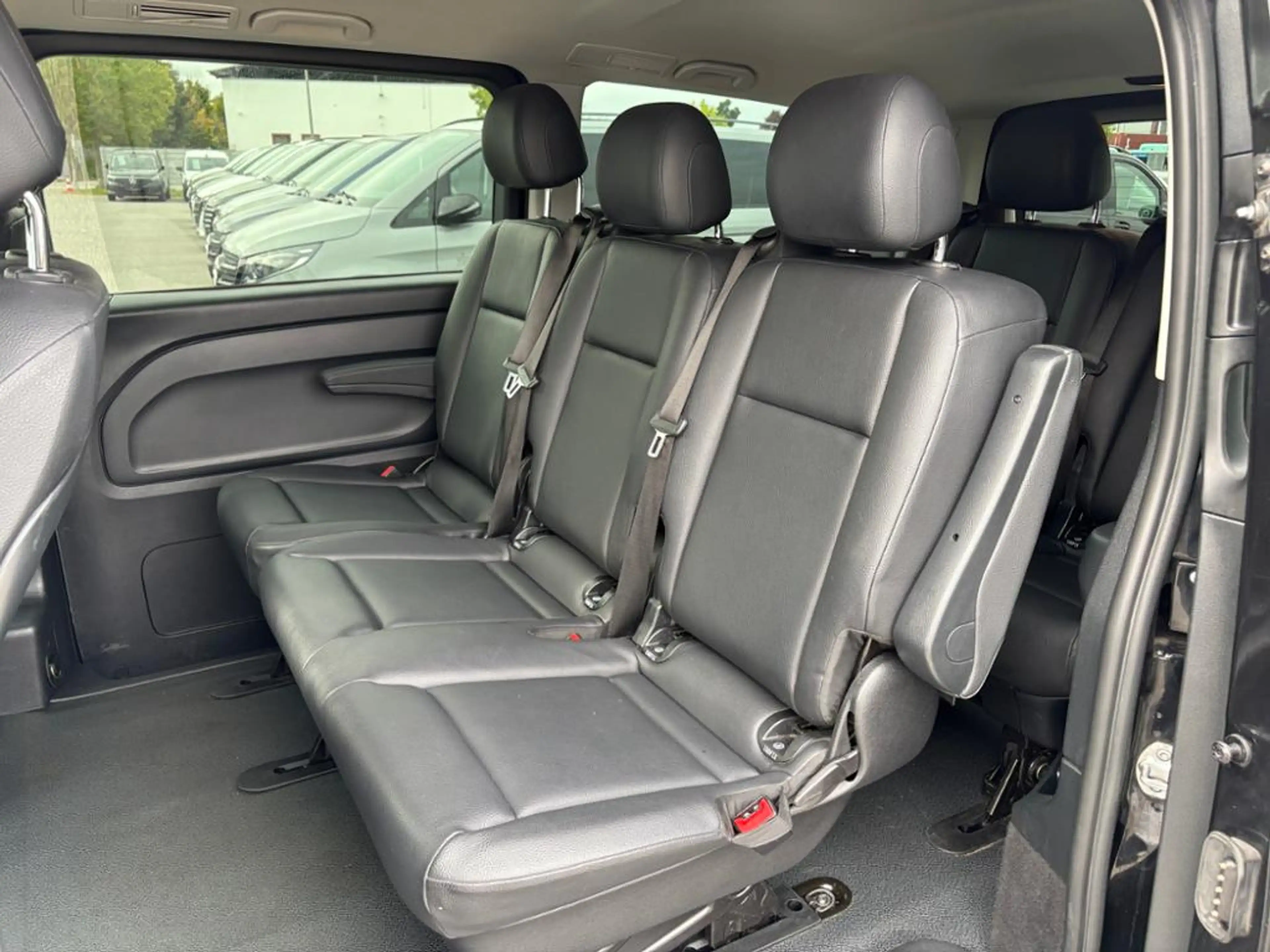 Mercedes-Benz Vito 119 CDI Tourer 4x4 lang 8Sitze 2xKlima+2xTüre — photo 11