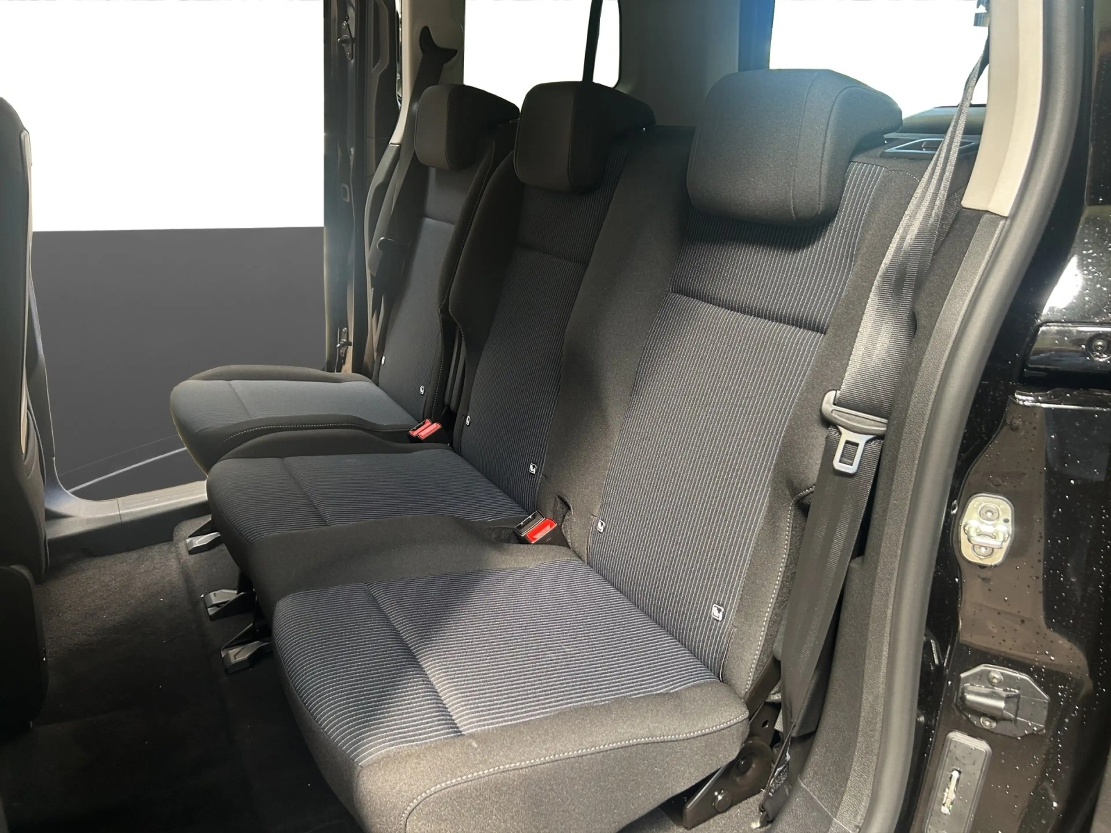Fiat Qubo L L1 1.5 5-Sitzer Diesel KAMERA SHZ ALU LED — photo 13