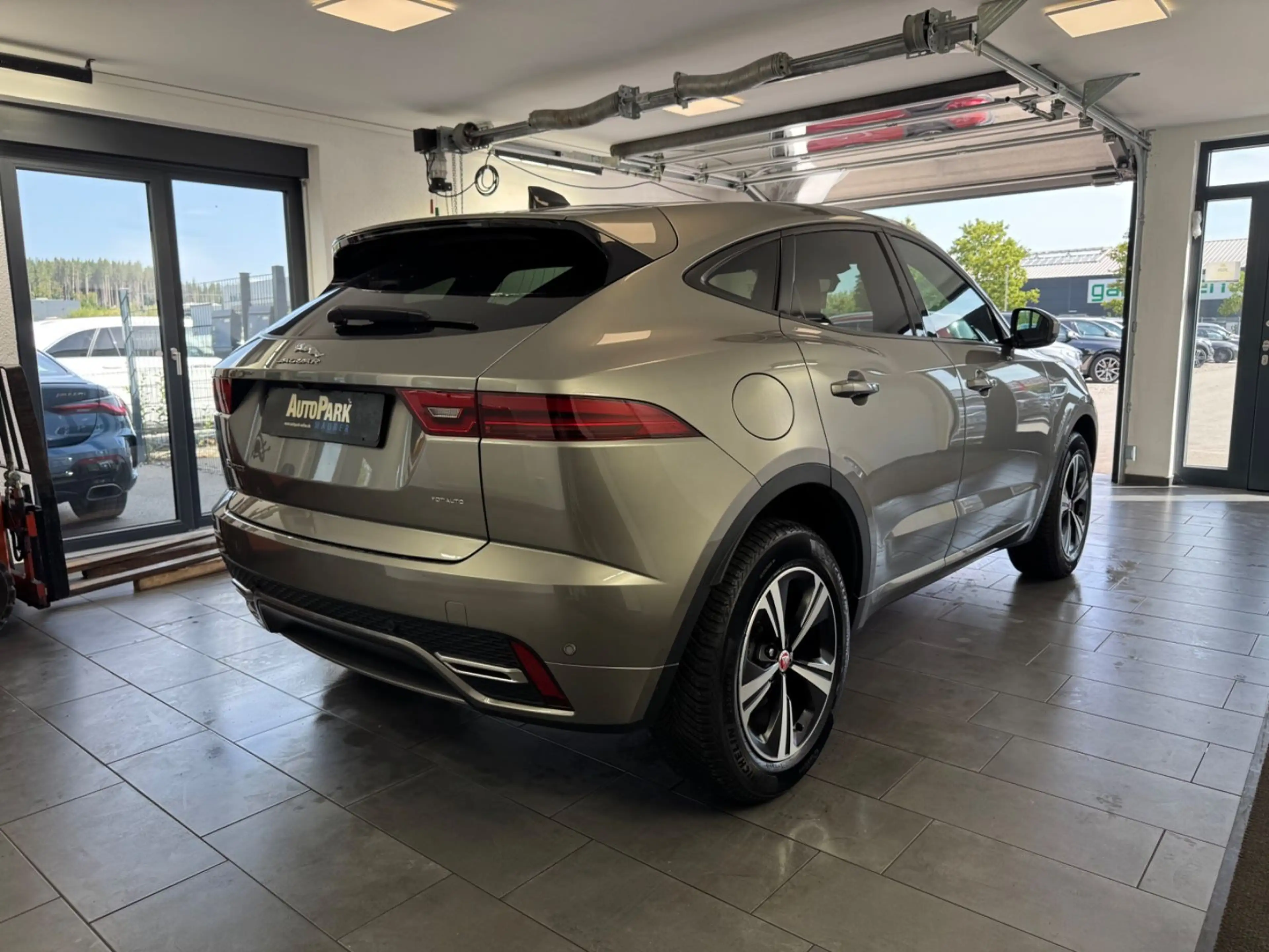 Jaguar E-Pace E-PACE R-Dynamic S AWD*Leder*Memory*HU Neu*ACC — photo 5