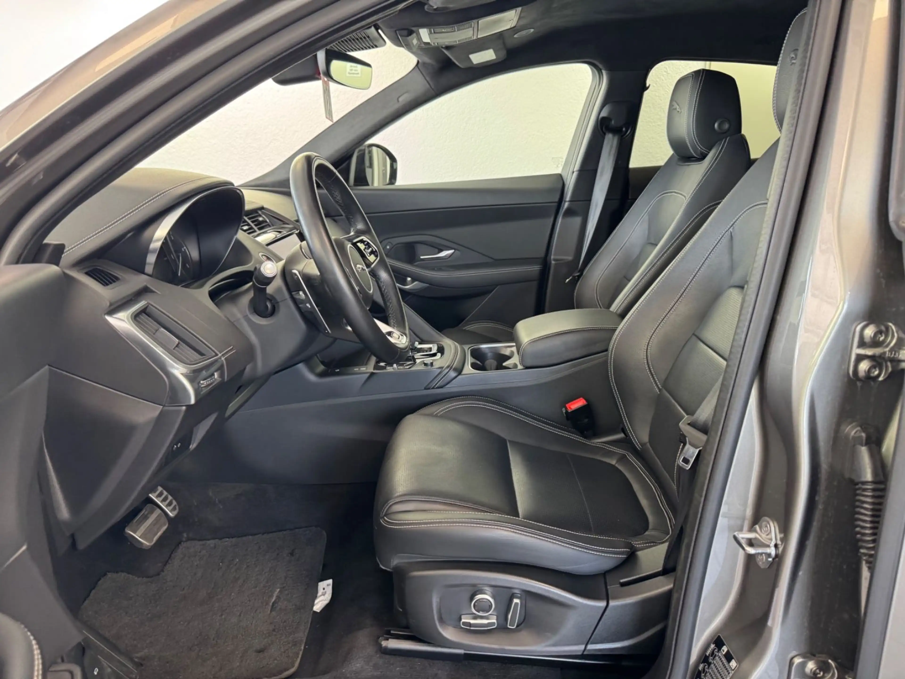 Jaguar E-Pace E-PACE R-Dynamic S AWD*Leder*Memory*HU Neu*ACC — photo 9