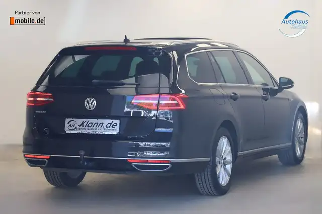 Volkswagen Passat view 8