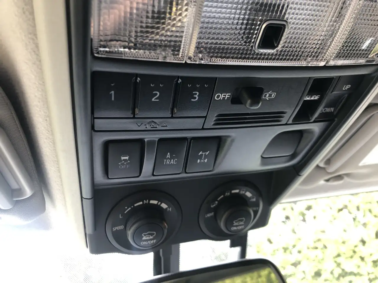 Toyota 4-Runner снимка Toyota 4-Runner