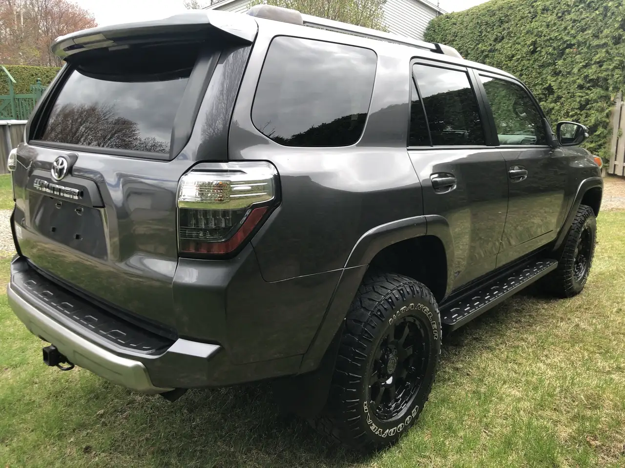 Toyota 4-Runner снимка Toyota 4-Runner