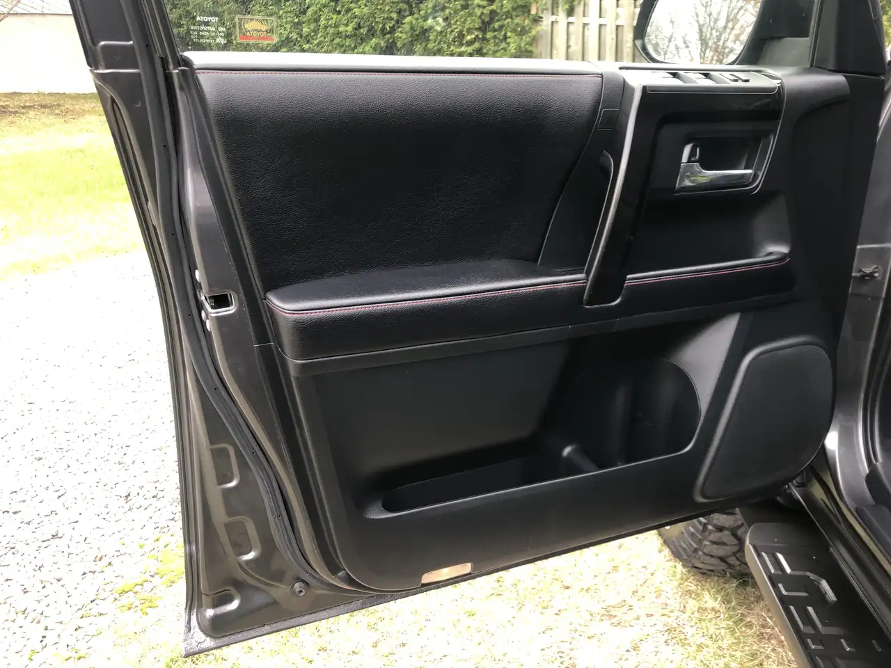 Toyota 4-Runner снимка Toyota 4-Runner