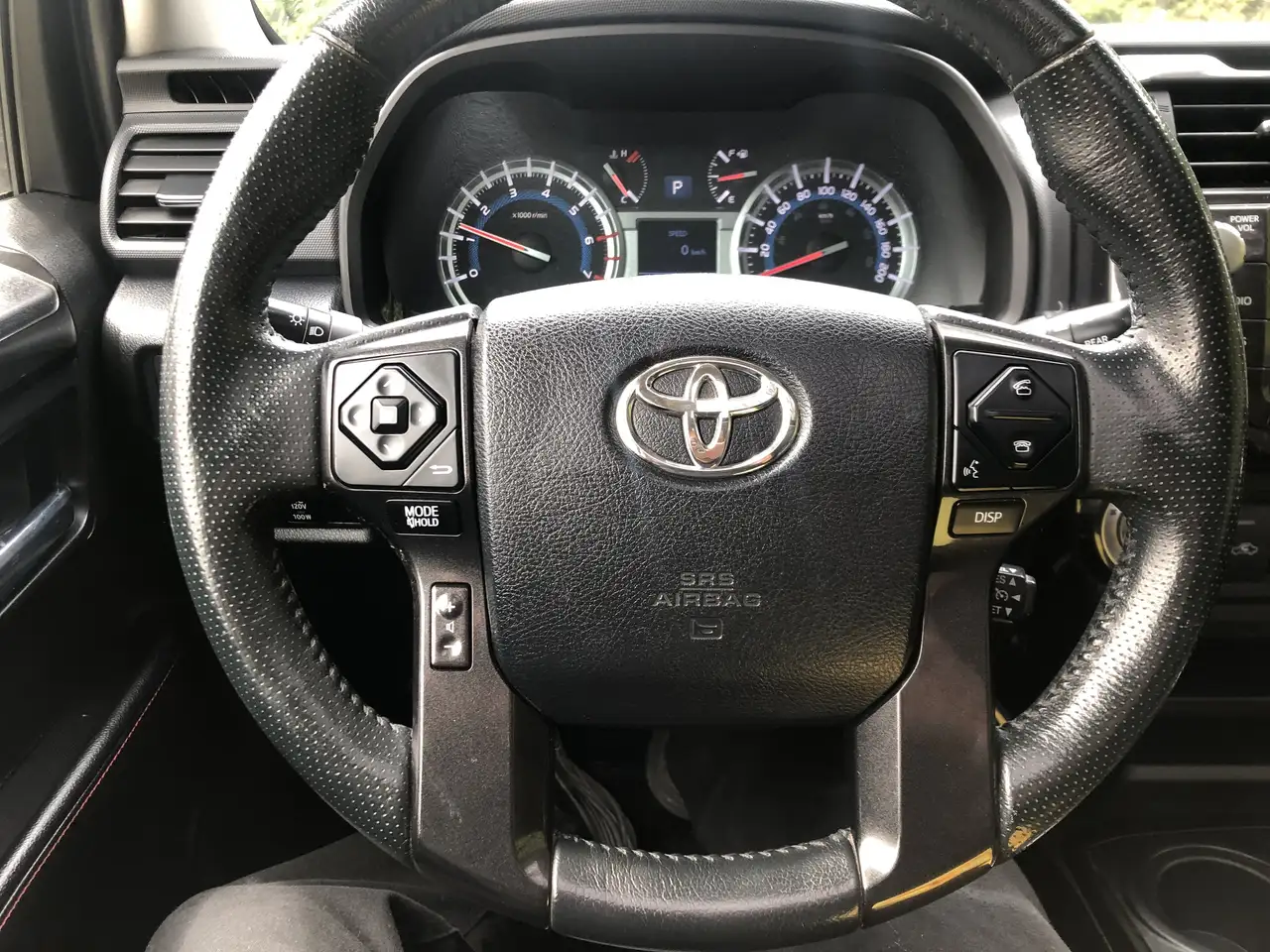 Toyota 4-Runner снимка Toyota 4-Runner