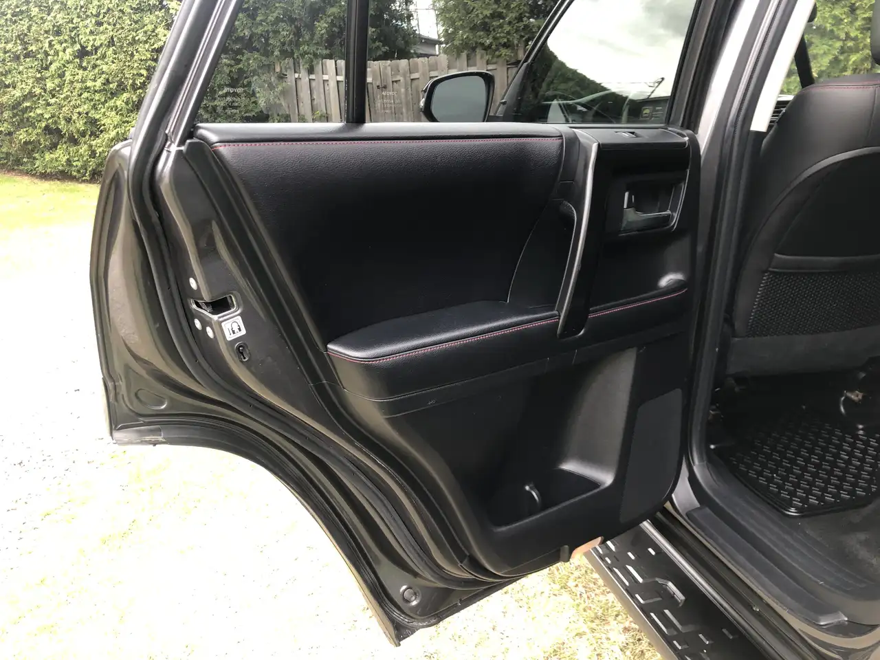 Toyota 4-Runner снимка Toyota 4-Runner