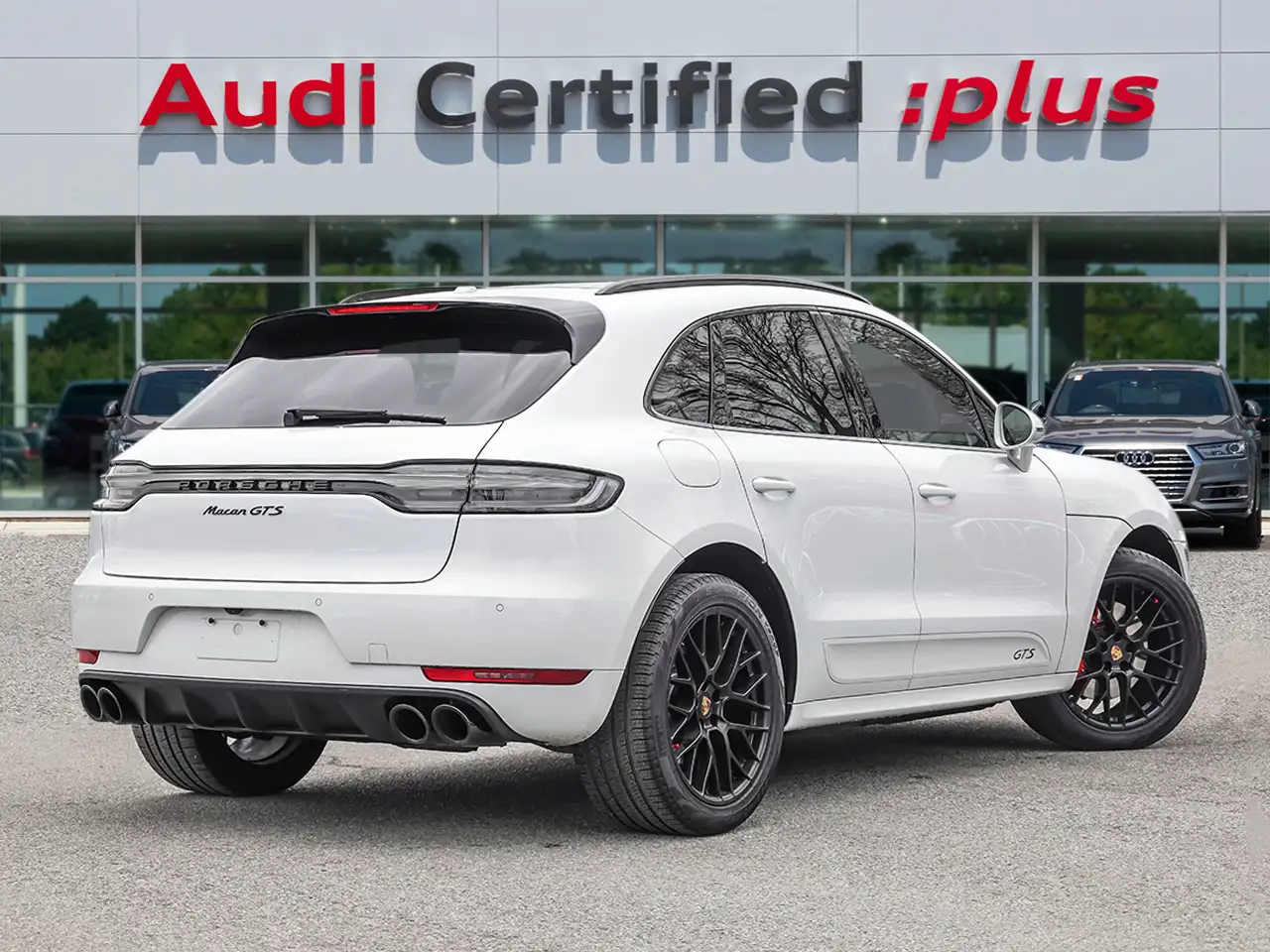 Porsche Macan снимка Porsche Macan