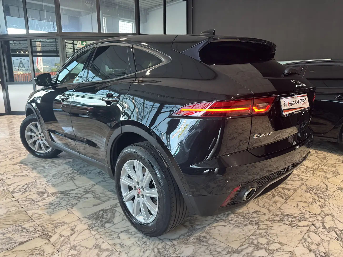 Jaguar E-Pace E-Pace 2017 2.0d i4 R-Dynamic awd 180cv auto my19 Nero - 2