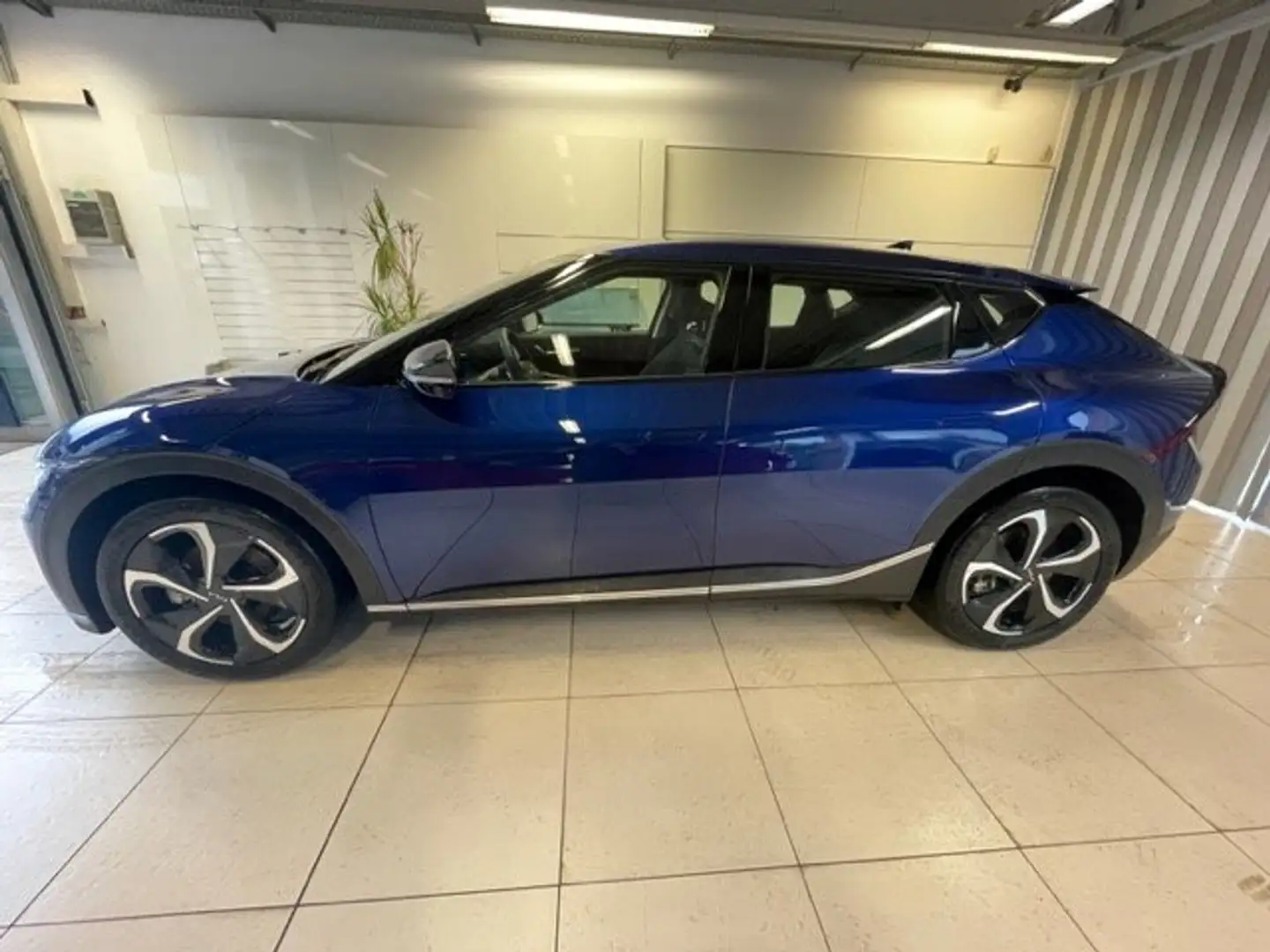 Kia EV6 AWD 77,4kWh Air Aut. Azul - 2