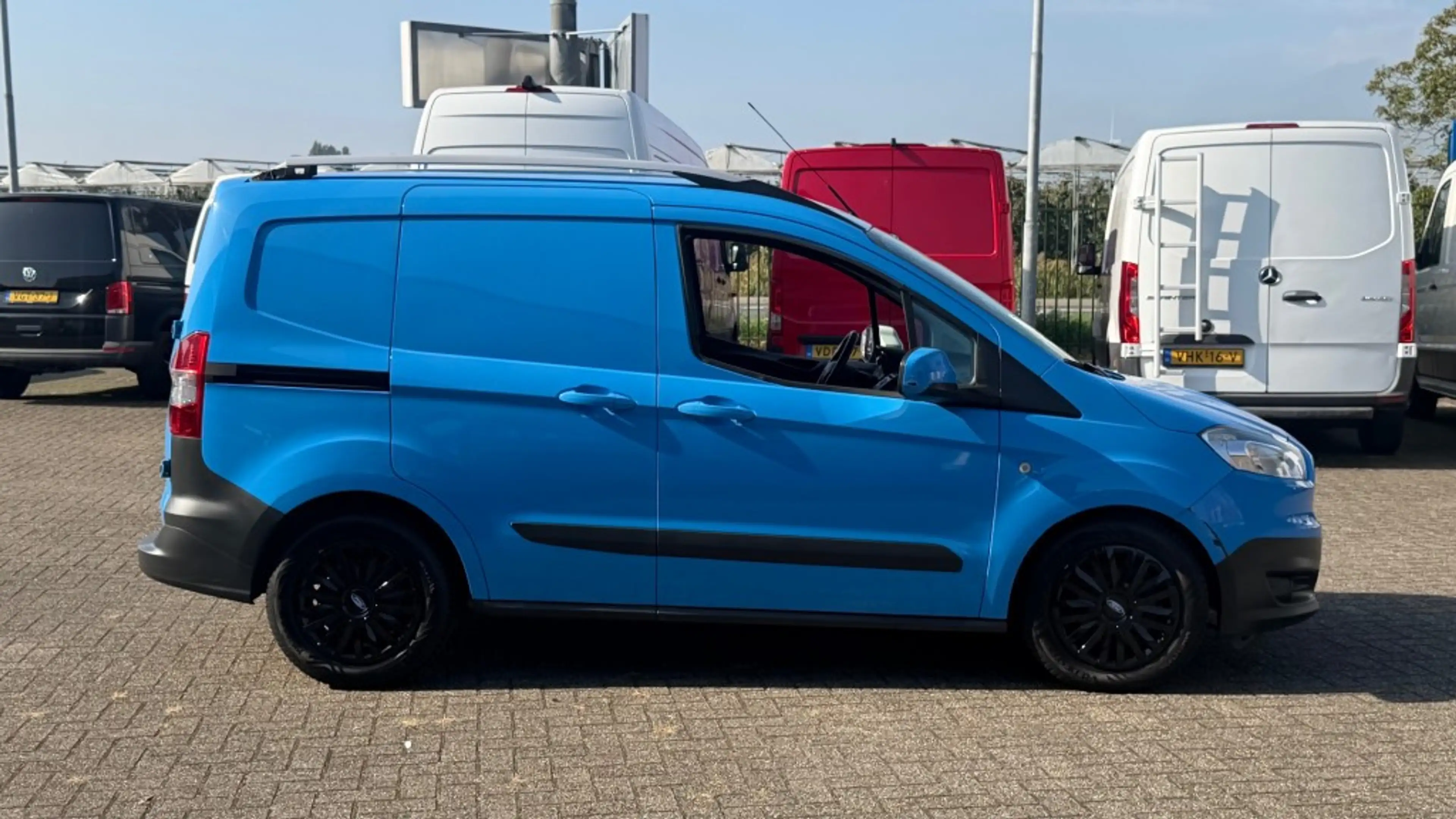 Ford Transit Courier 1.5 TDCI 55KW 75PK EURO 6 AIRCO/ CRUISE CONTROL/ N — photo 4