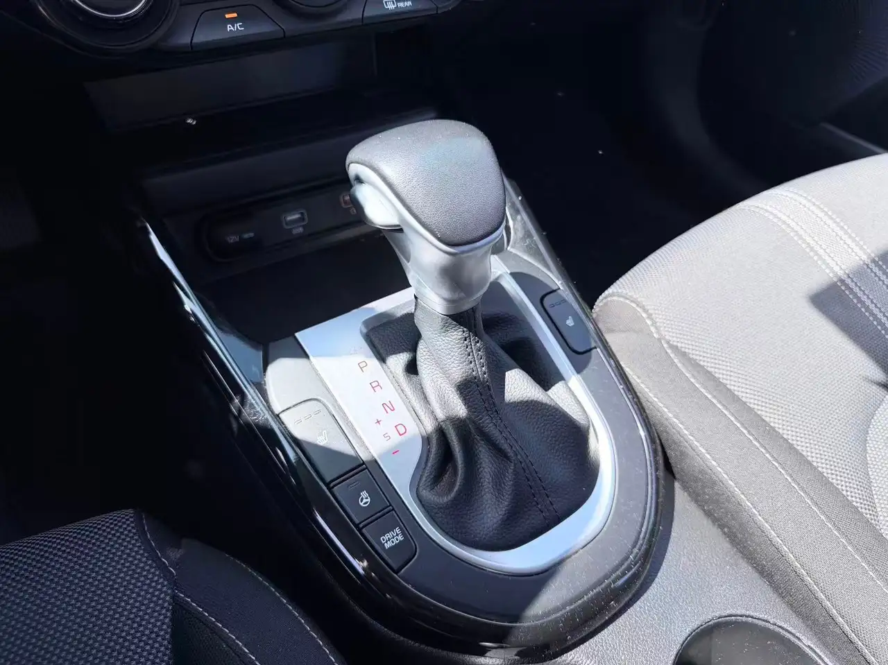 Kia Forte снимка Kia Forte