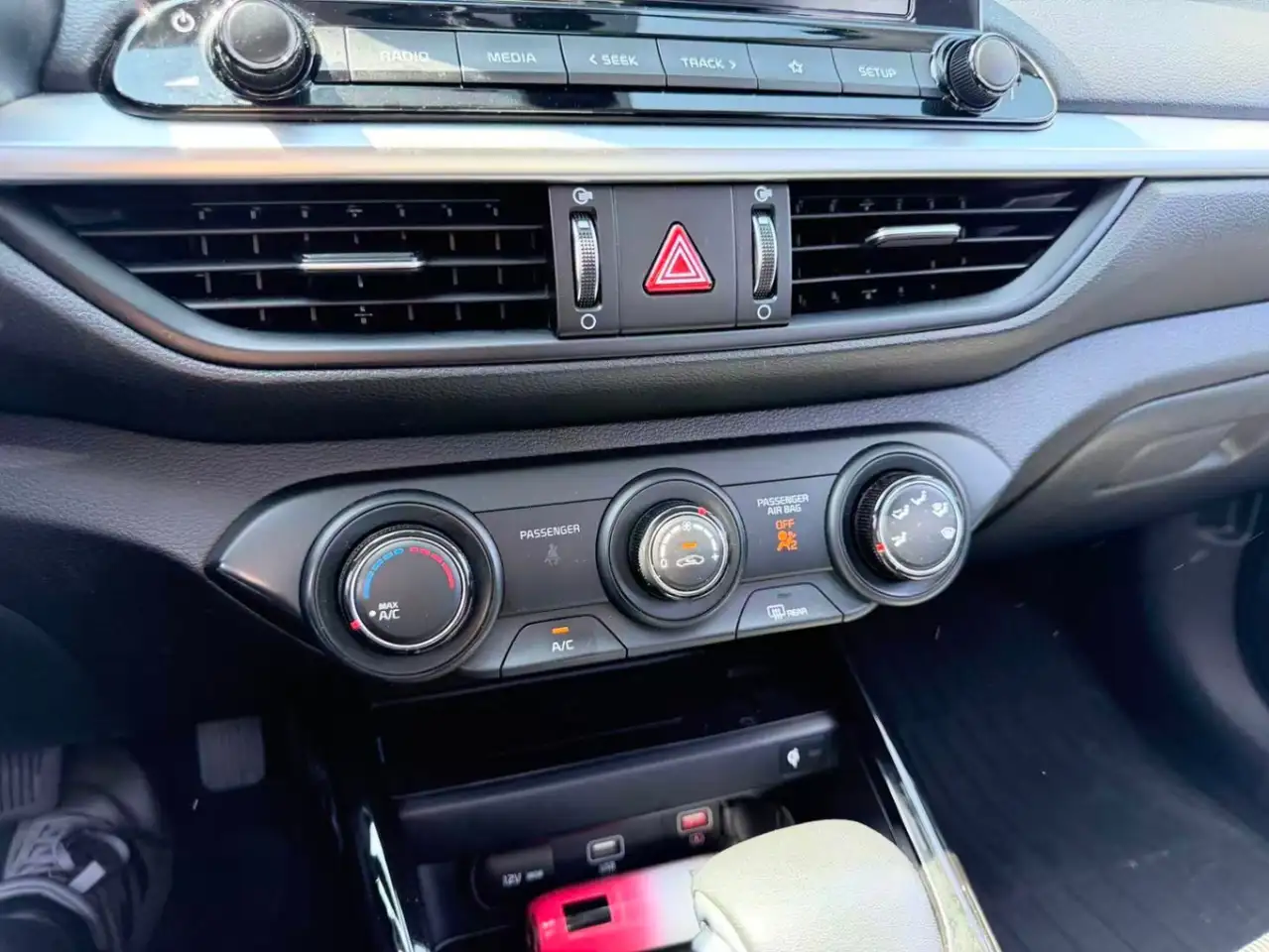 Kia Forte снимка Kia Forte