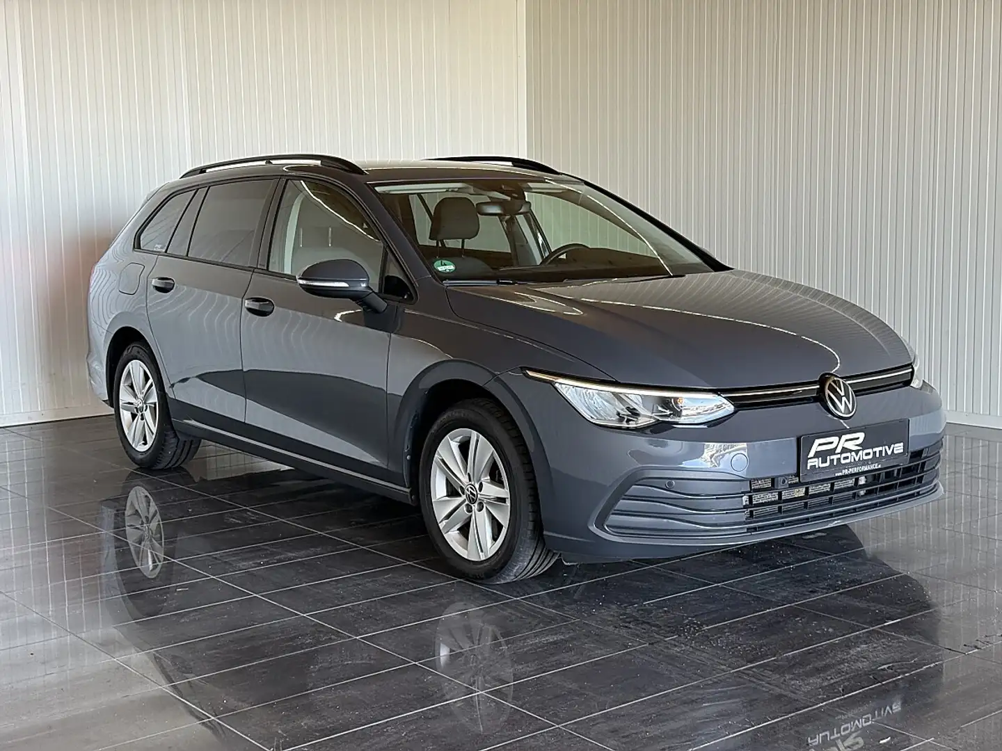 Volkswagen Golf VIII 2.0 TDI Life*LED*AMBIENTE*AHK* Grau - 2