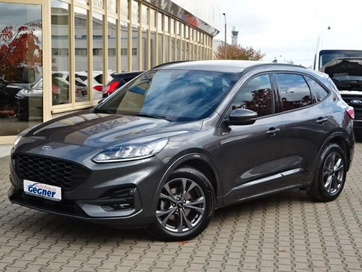 Ford Kuga 120PS Autm. ST-Line Navi 4xSHZ Kamera Grau - 2
