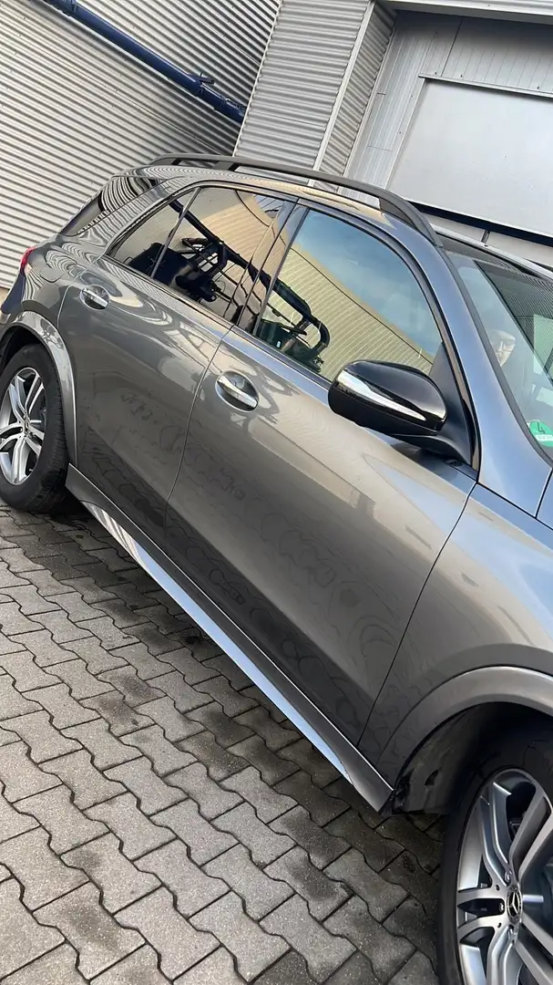 Mercedes-Benz GLE 400 d 4Matic 9G-TRONIC AMG Line - 2