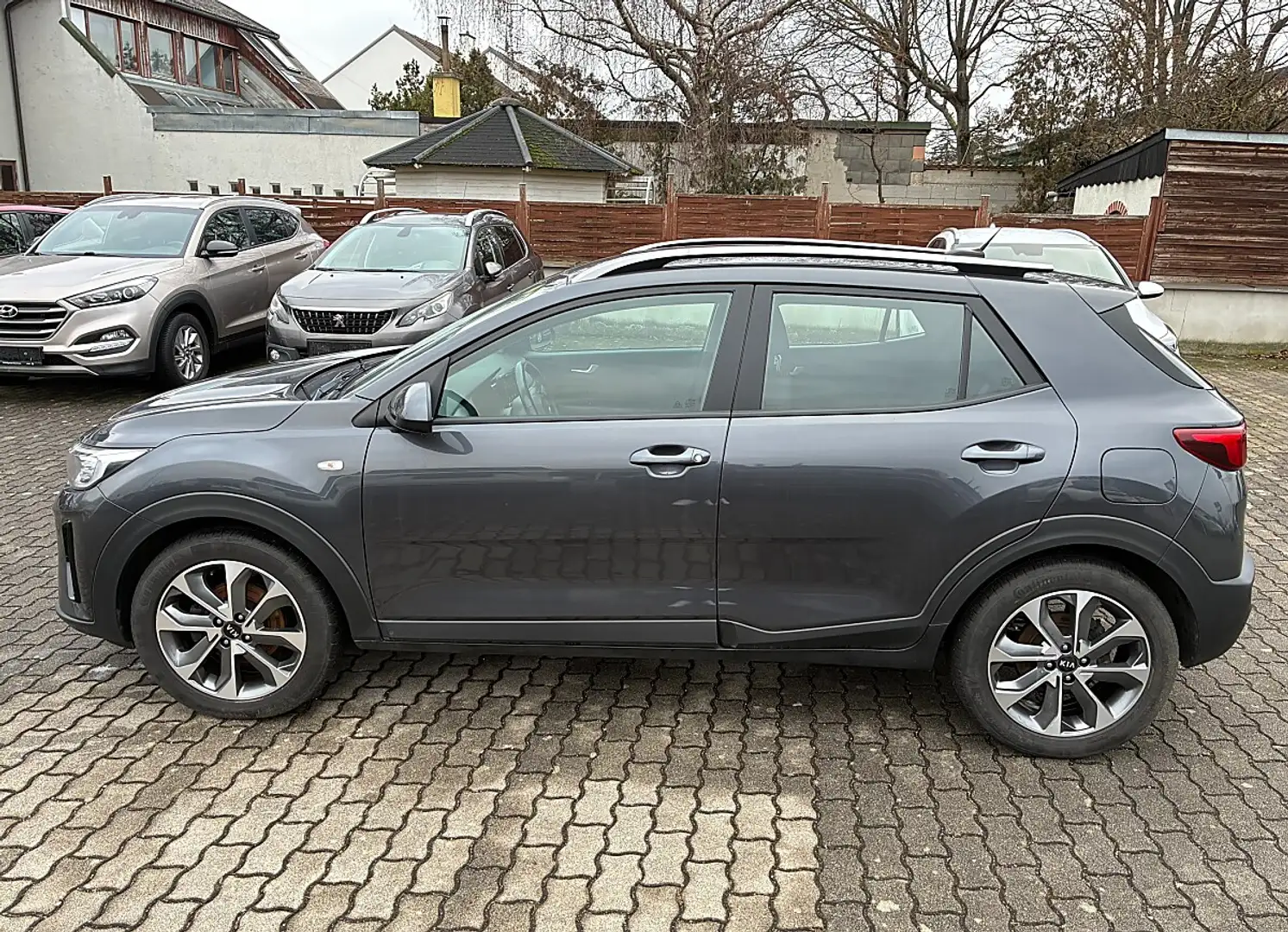 Kia Stonic 1,0 TGDI GPF ISG Silber Grau - 2