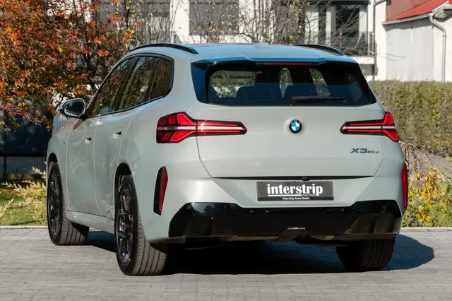 BMW X3 view 4