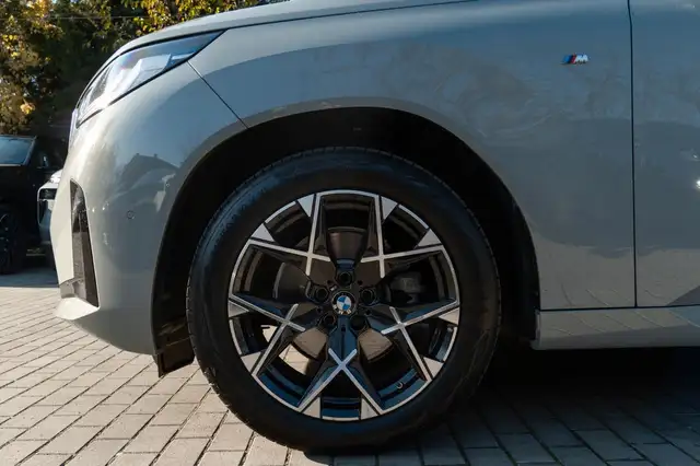 BMW X3 view 9