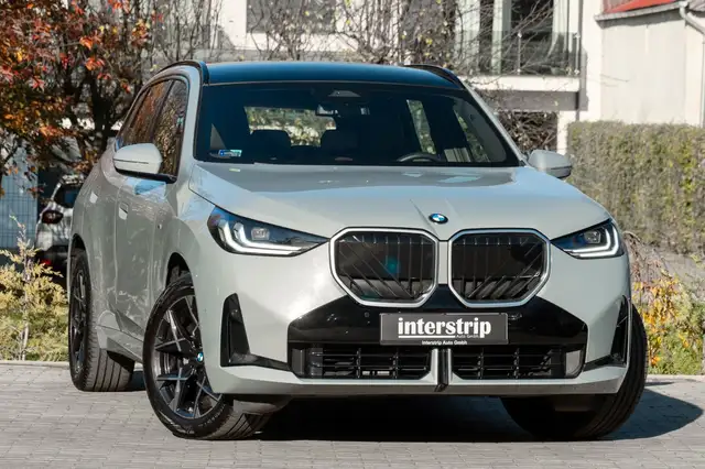 BMW X3 view 3