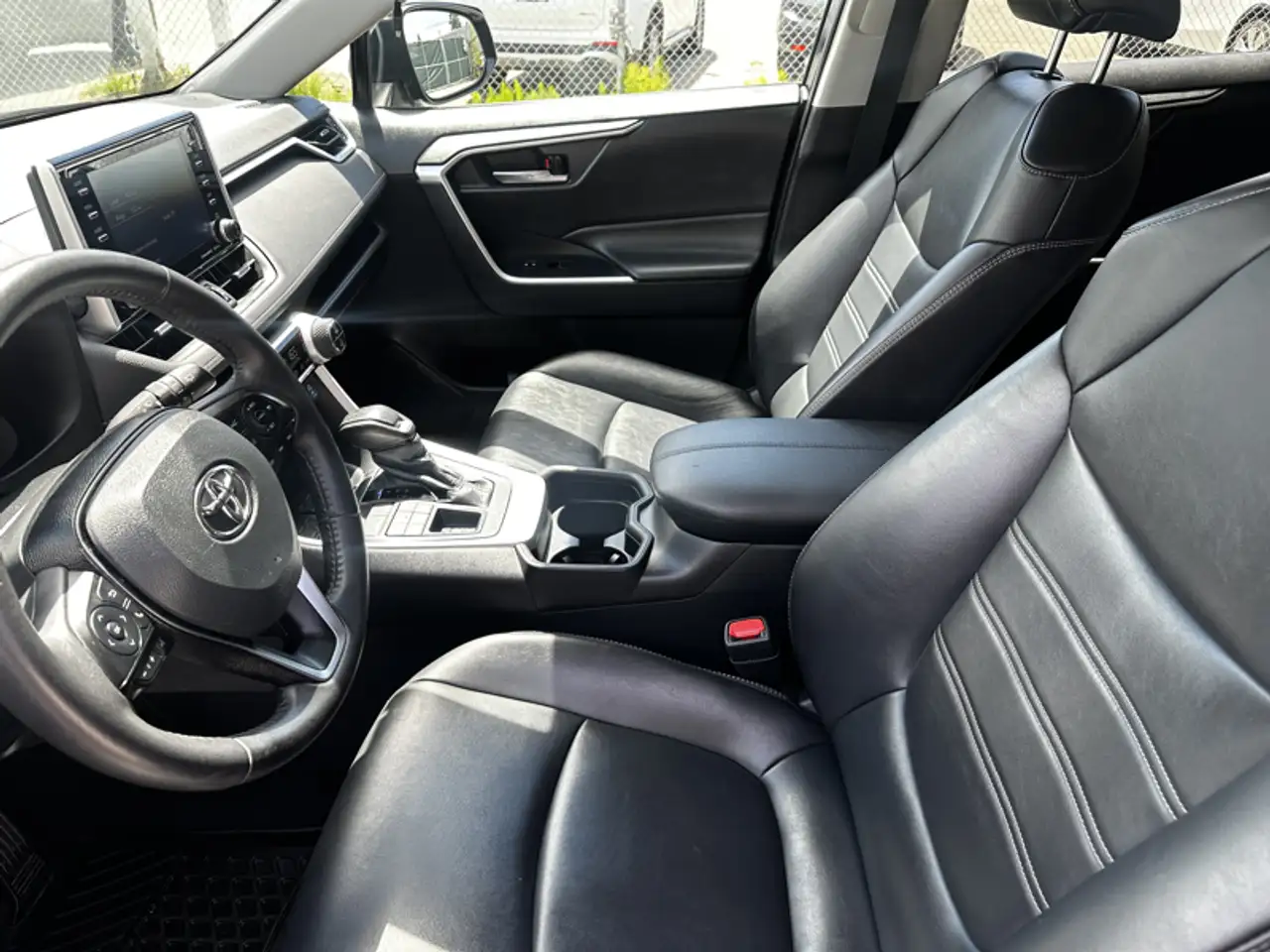 Toyota RAV 4 снимка Toyota RAV 4