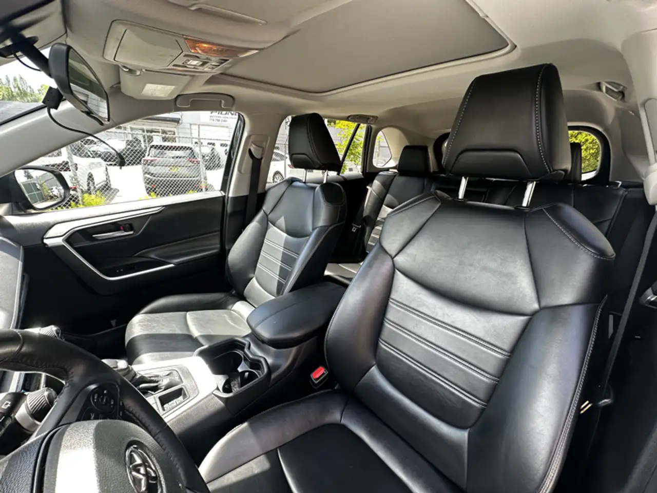 Toyota RAV 4 снимка Toyota RAV 4