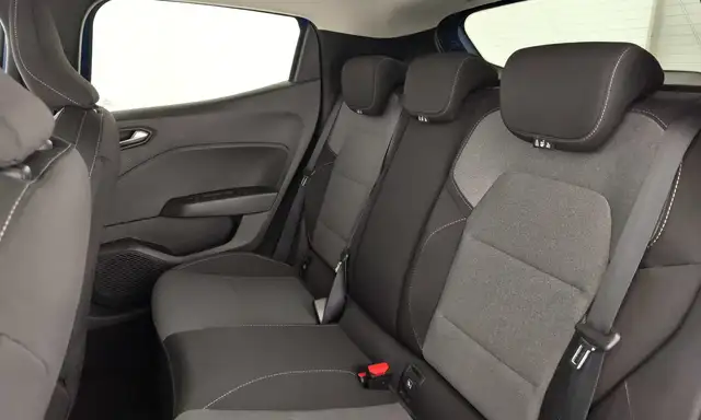 Renault Clio view 12