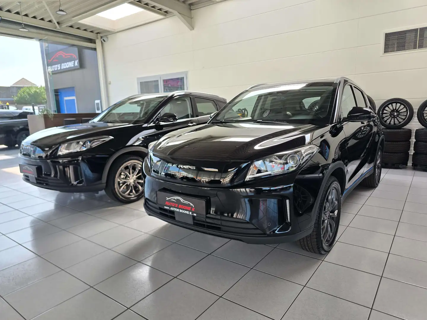 Seres Seres 3 53.6 kWh Comfort / NEW CAR / Full Elektrisch Zwart - 1