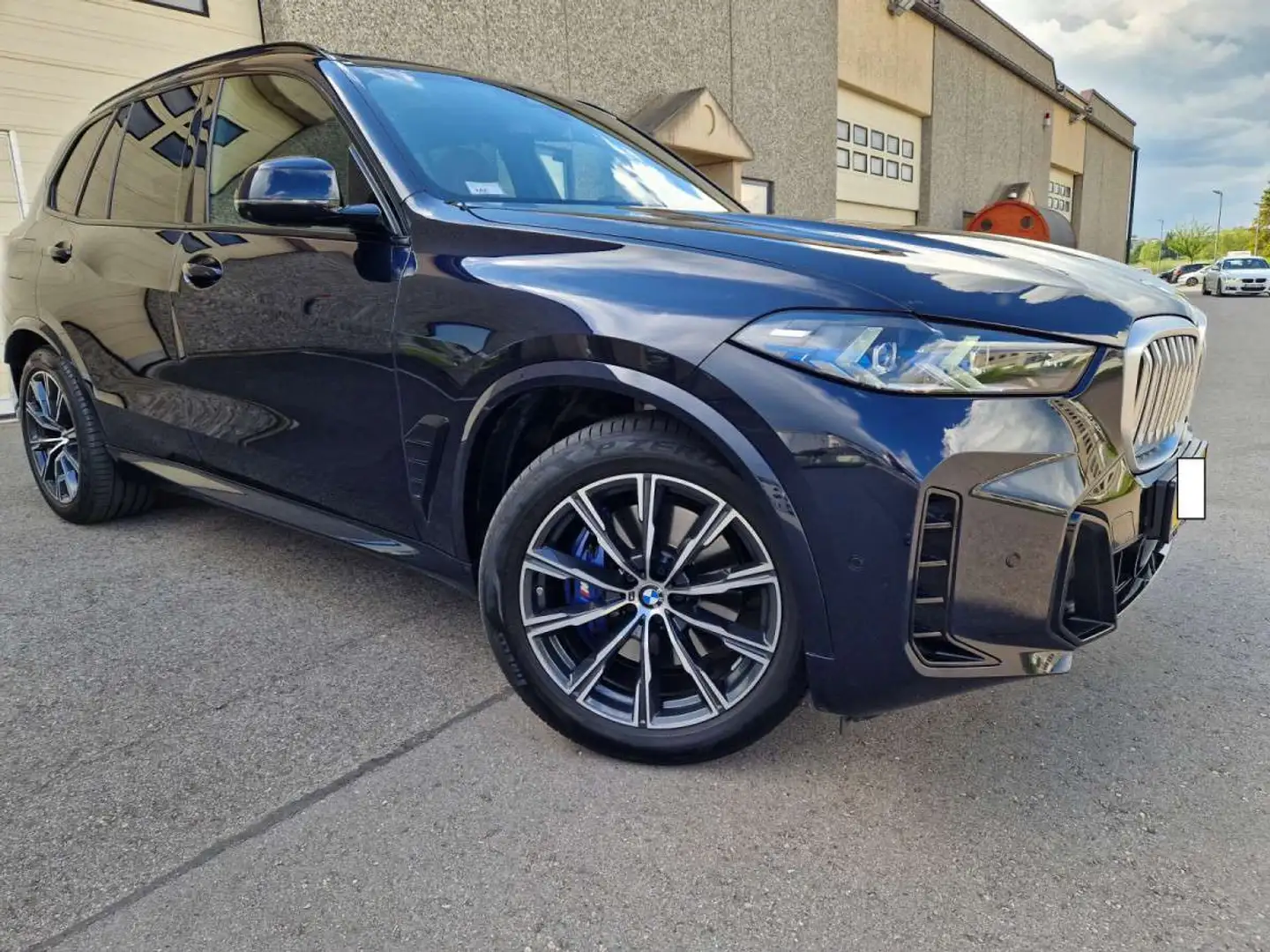 BMW X5 xDrive 40i PACK M 2023 381CV Mild Hybrid 48V Noir - 1