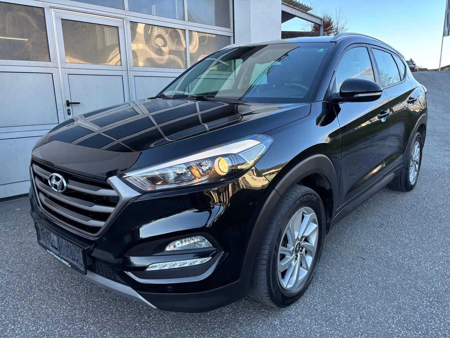 Hyundai TUCSON Schwarz - 1