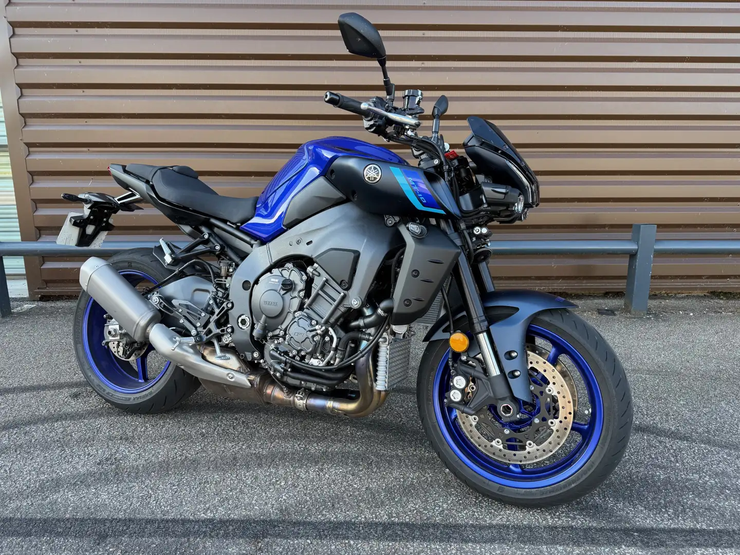 Yamaha MT-10 plava - 1