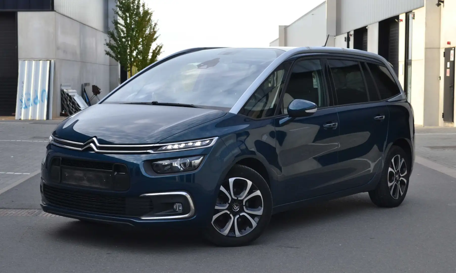Citroen Spacetourer Grand C4 1.2 EAT8 Shine *7 Places* Semi-cuir TVA Bleu - 1