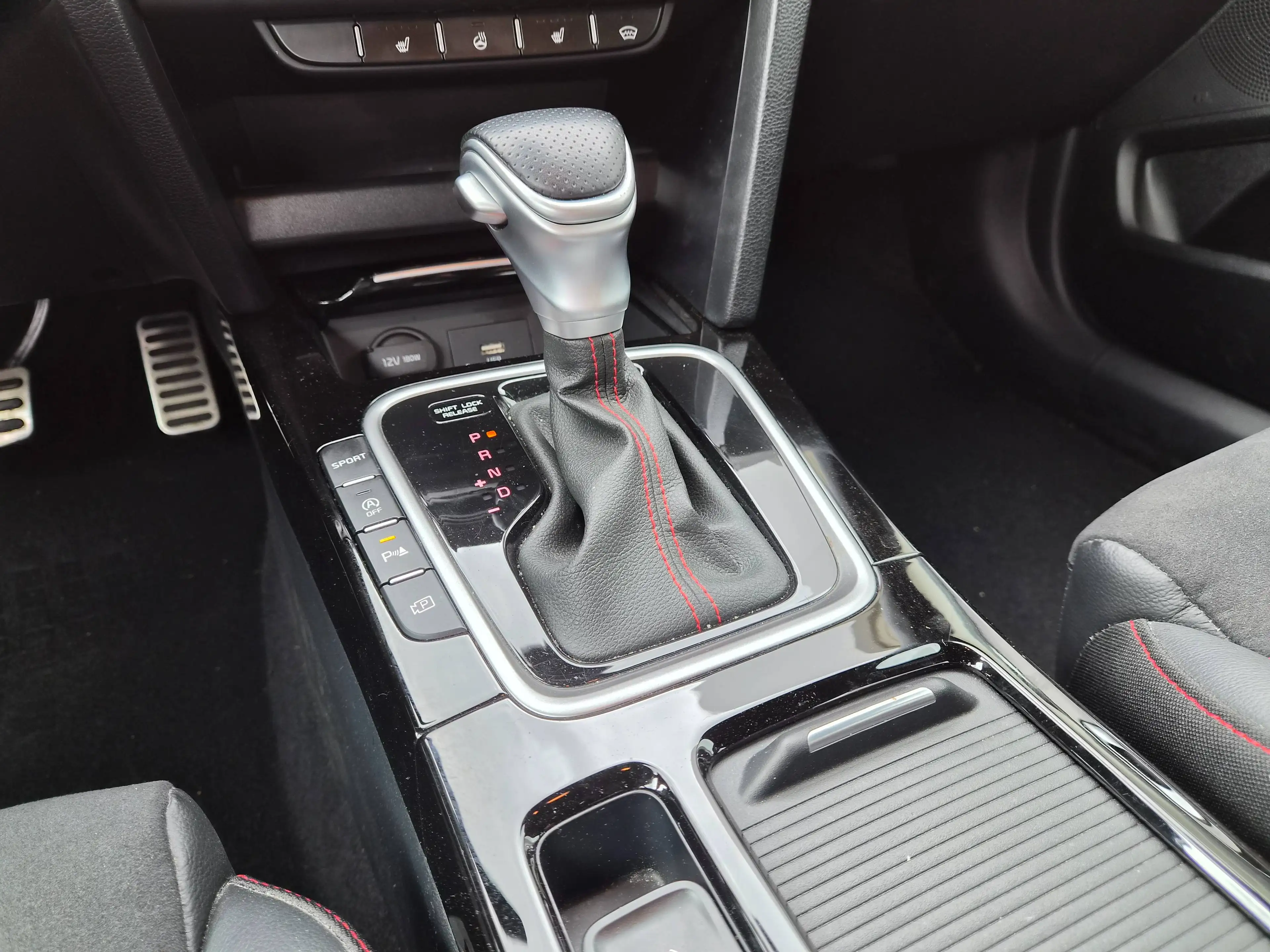 Kia ProCeed / pro_cee'd GT — photo 12