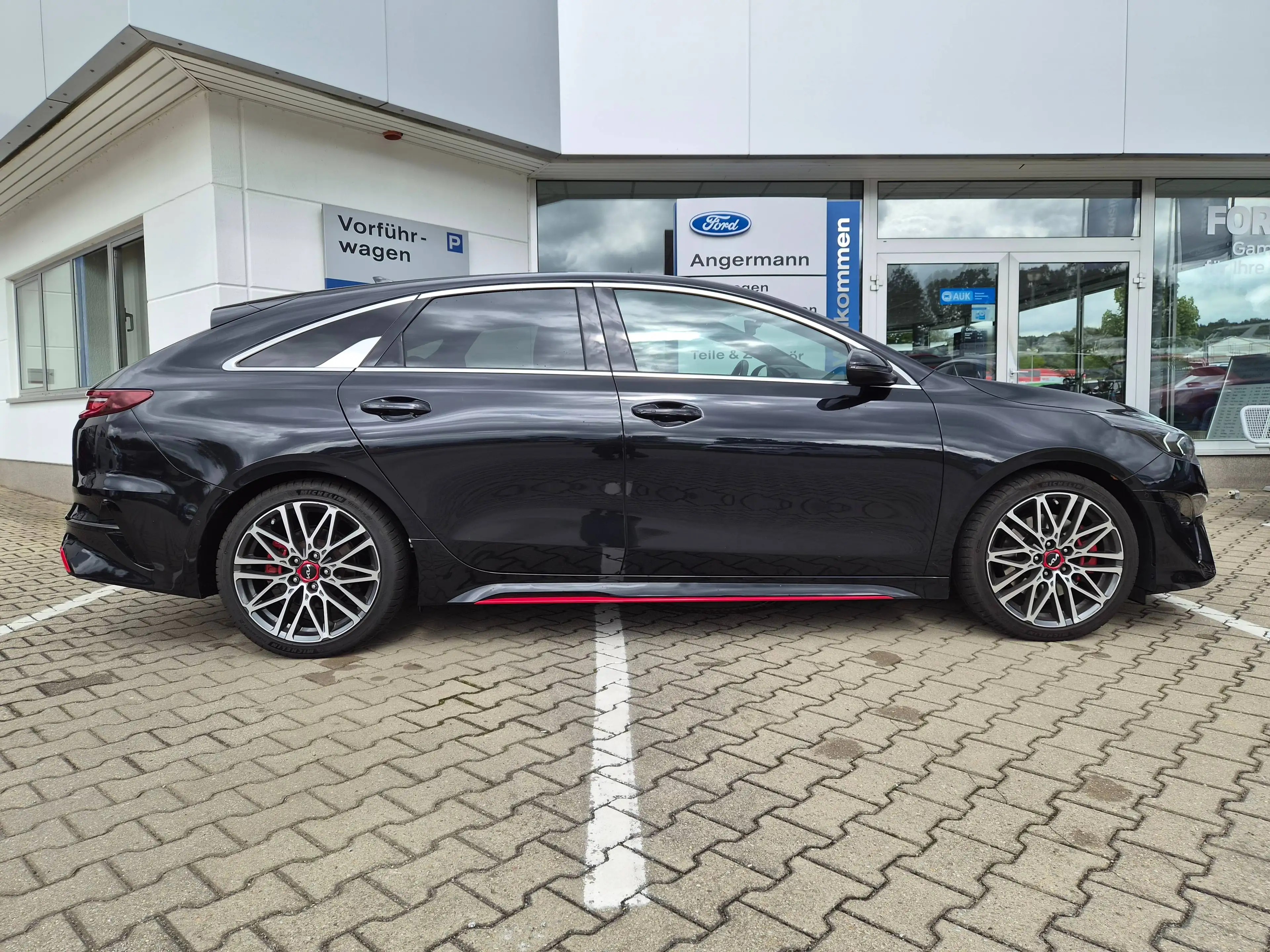 Kia ProCeed / pro_cee'd GT — photo 13