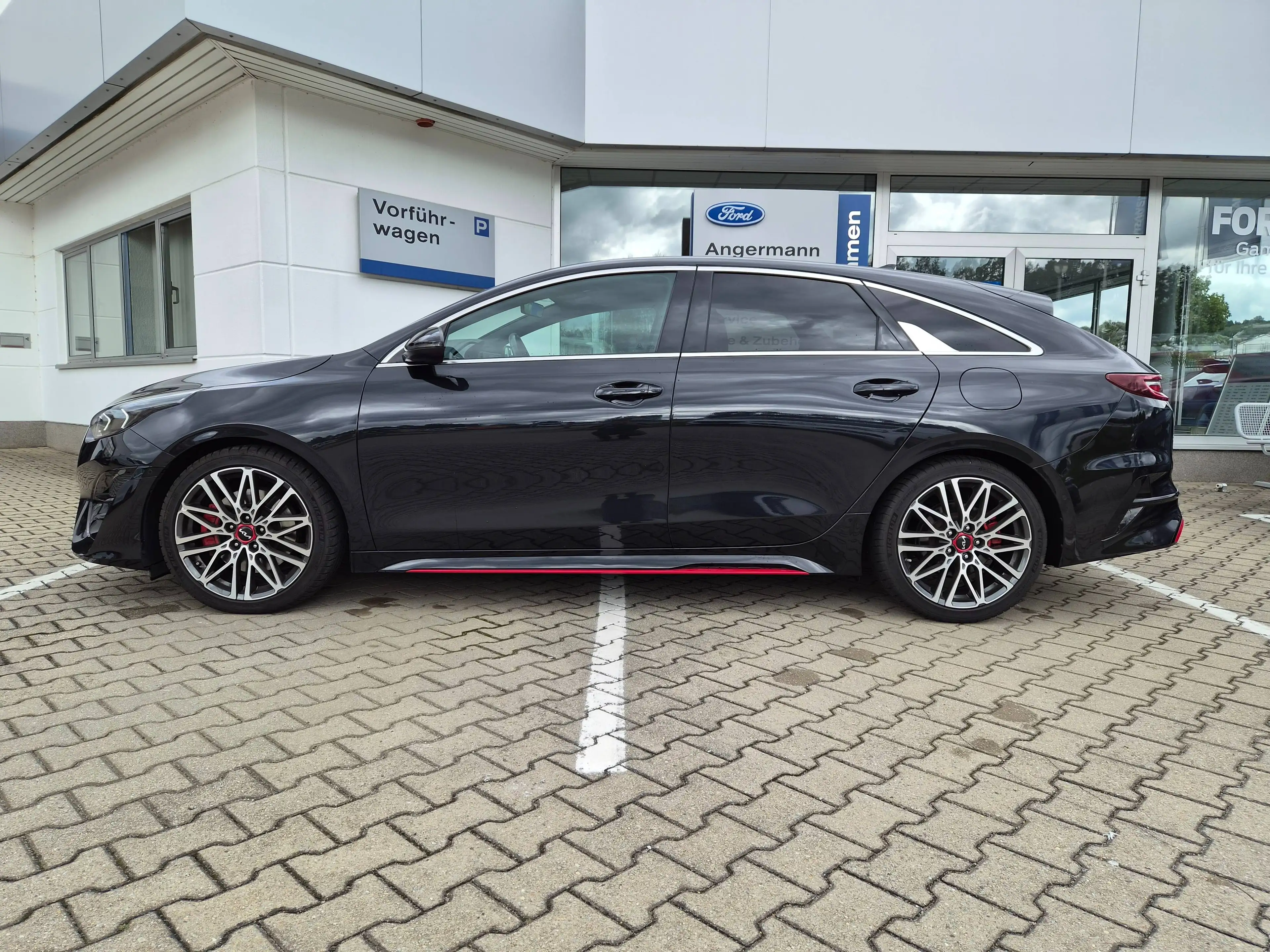 Kia ProCeed / pro_cee'd GT — photo 2