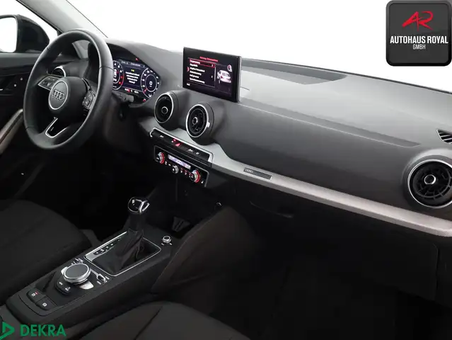 Audi Q2 view 10