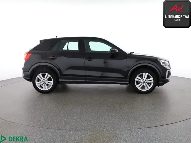 Audi Q2 view 6